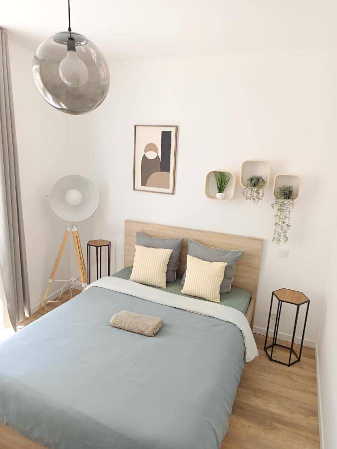Appartement entier, Appartement climatisé rez-de-chaussée in Joncy, Région de Charolles