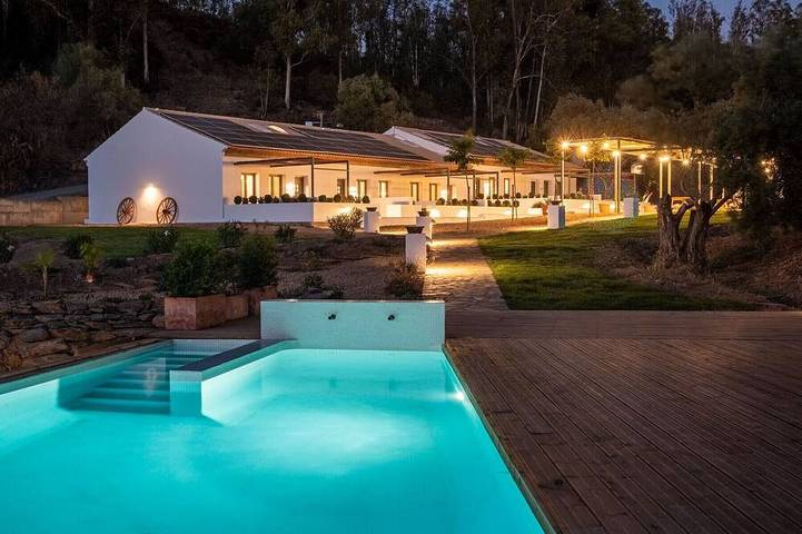 Casa de vacaciones para 25 personas, con terraza y jardín en Sanlúcar de Guadiana