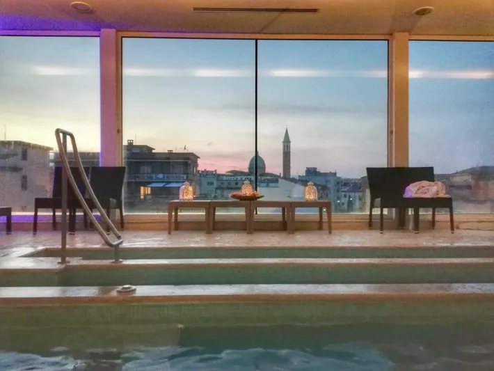 Hotel für 2 Personen, mit Sauna und Terrasse sowie Whirlpool und Pool - 1