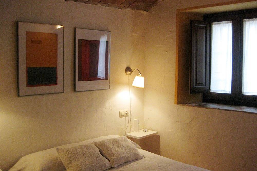 Nice and cozy house in Peratallada in Forallac, Costa Brava