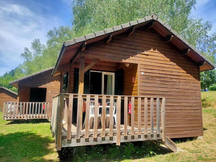 Parc de vacances pour 6 personnes, avec jardin et piscine en Auvergne - 4