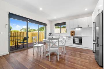 Holiday Home for 4 People in Dromana, Mornington Peninsula, Photo 4