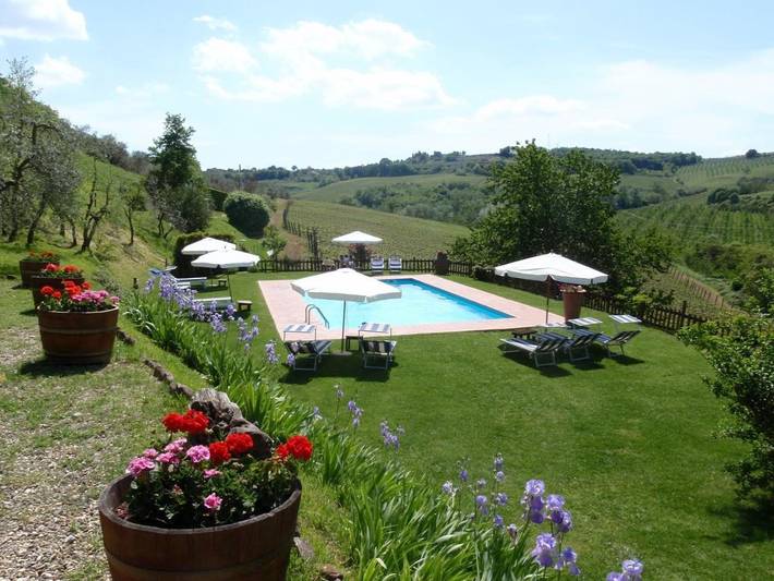 Agriturismo per 2 persone, con Terrazza e Giardino nonché Piscina e Panorama a Tavarnelle Val di Pesa