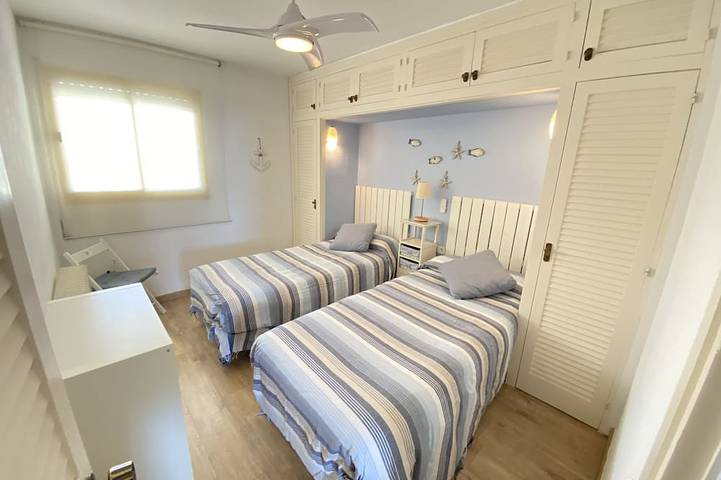Ganze Wohnung, 1km vom Strand, wunderschöner Meerblick, Pool, Parkplatz und WIFI. in Sant Feliu de Guíxols, Costa Brava