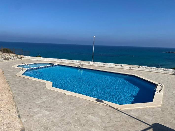 Ferienhaus für 7 Personen, mit Terrasse und Ausblick sowie Pool - 1