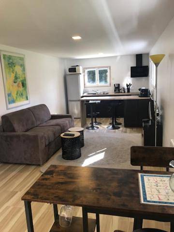 Gîte pour 4 personnes, avec jardin ainsi que vue et terrasse à Poissy - 3