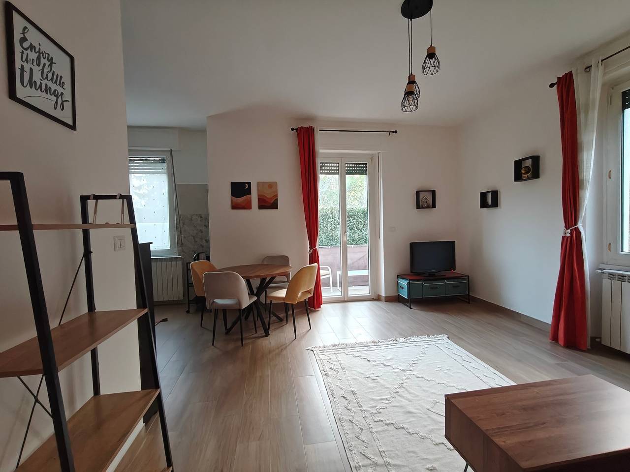 Casa Vacanze 'Montivivi Ferienwohnung Nahe See' con Vista Montagna, Terrazza Privata e Wi-Fi in Cuasso al Monte, Lago di Lugano (Lombardia)