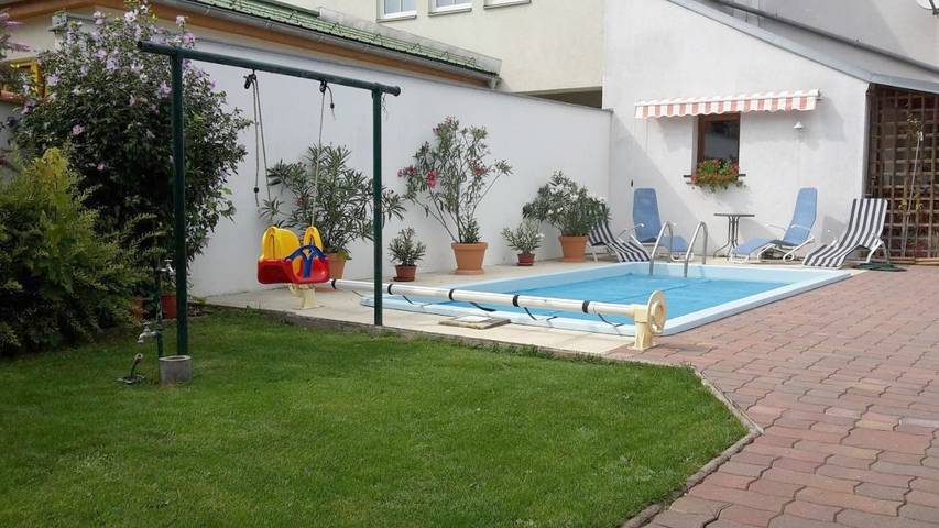 Privatzimmer für 3 Personen, mit Balkon und Terrasse sowie Garten und Pool in Weinviertel - 3