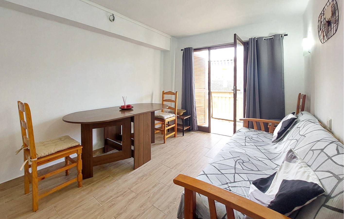Apartamento vacacional entero, Apartamento junto a la playa con aire acondicionado y WiFi, a 400 m de la Playa de la Concha in Playa Morro de Gos, Oropesa del Mar