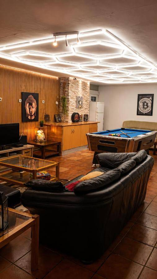 Casa rural para 14 personas, con Balcón y Jacuzzi además de Terraza y Jardín en Peguerinos - 2