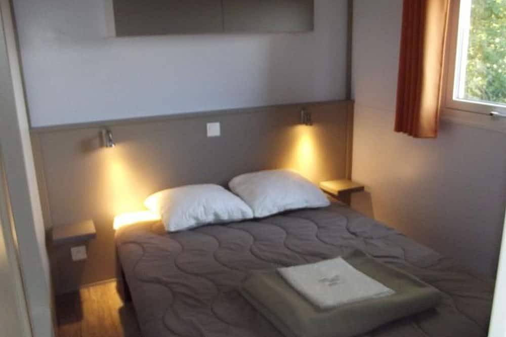 Chalet avec Terrasse, 3 Chambres, 8 Personnes in Le Grand-Serre, Région de Valence