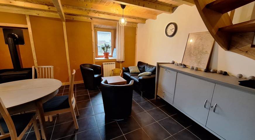 Gîte De Cervette : maison de vacances avec vue sur la montagne, jardin privé et Wi-Fi in Jax, Parc Naturel Régional Livradois-Forez
