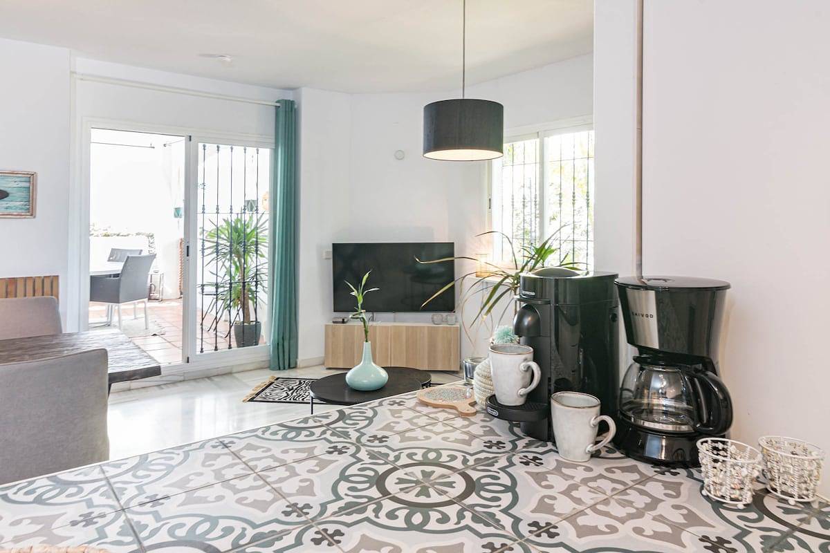 Entire apartment, - Cozy holiday home close to Puerto Banus in Marbella West, Marbella