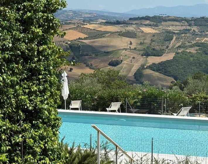 Location de vacances pour 2 personnes, avec terrasse ainsi que jardin et piscine, animaux acceptés à Pietrelcina - 4