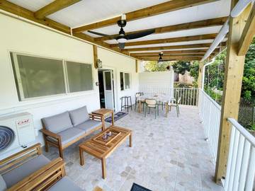 Gîte pour 2 personnes, avec vue et terrasse à Saint-Esprit (homonymie)