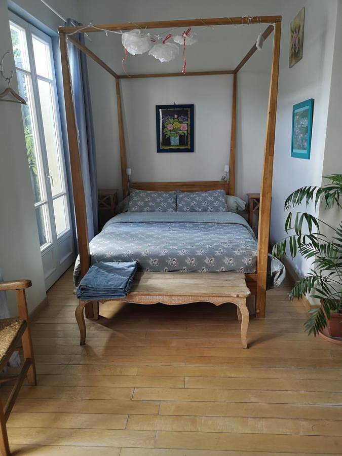 Chambre d’hôte pour 5 personnes, avec Terrasse ainsi que Jardin et Vue à Troyes