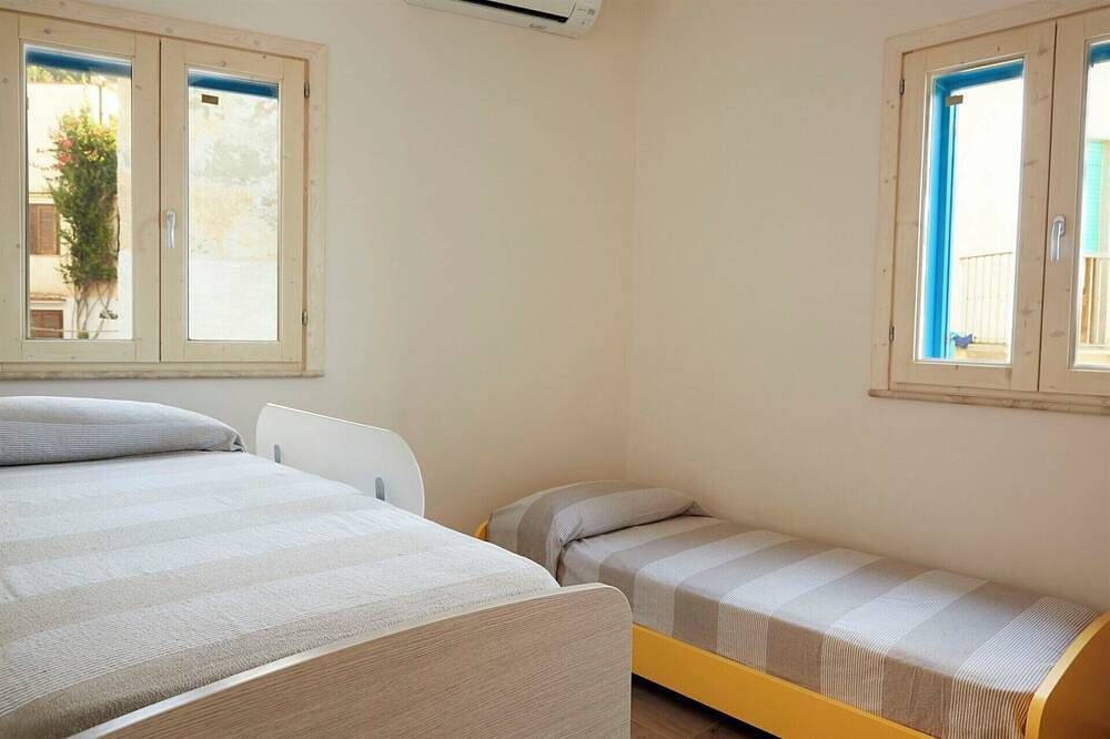 Hiera - Two Bedroom Villa, Sleeps 4 in Marettimo, Aegadian Islands