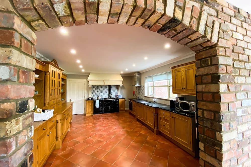 Beautiful 5 bedroom home in Mid Ulster- Magherafelt in Grafschaft Londonderry
