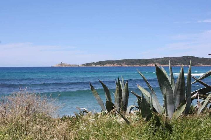 Location de vacances pour 10 personnes, avec jardin et terrasse dans Office de Tourisme de Cargese