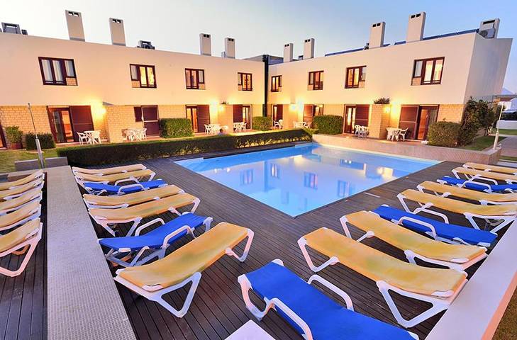Aparthotel para 4 pessoas, com Terraço e Jardim e ainda Piscina em Porto Covo