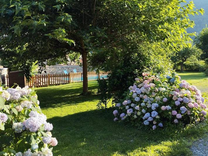 Gîte pour 10 personnes, avec piscine ainsi que jardin et vue à Saint-Mamet - 4