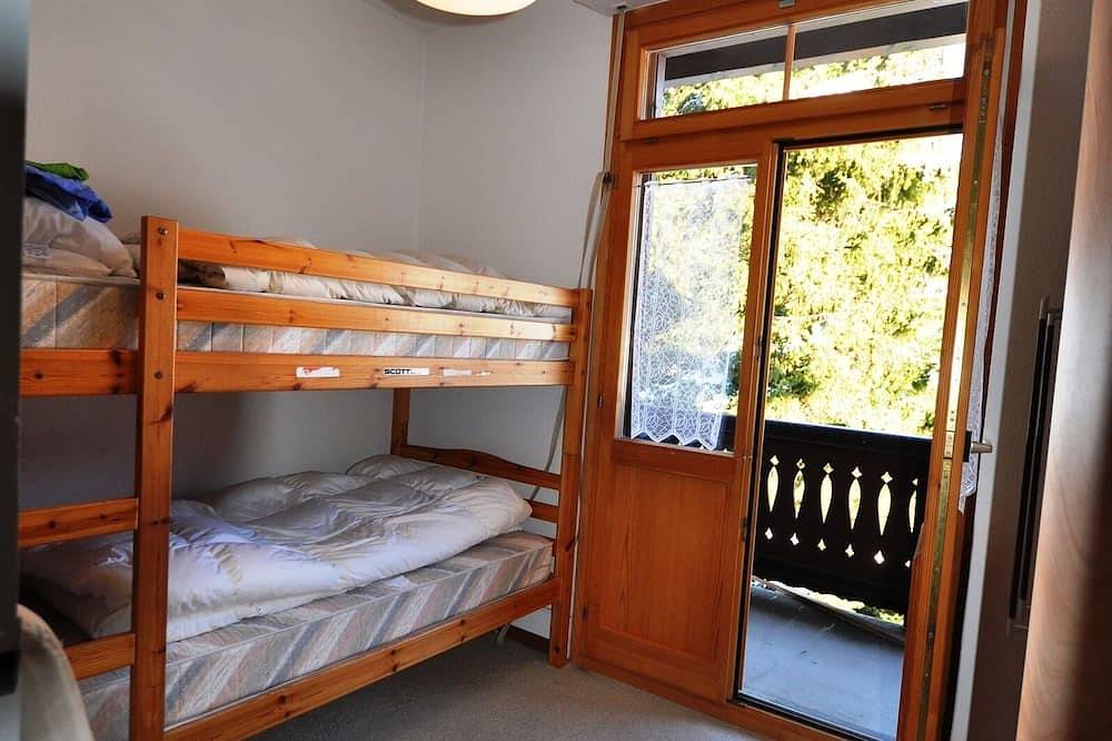 Appartement entier, L'immeuble La Gare se trouve en dessus de la Place de la Barboleuse à Gryon à côté de la gare et la in Gryon, Alpes Vaudoises