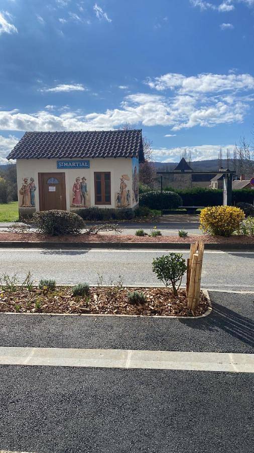 Location de vacances pour 3 personnes, avec jardin et vue à Saint-Martial-d'Albarède - 3