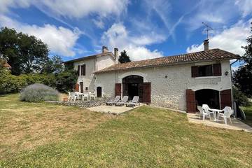 Agriturismo pour 8 personnes, avec jardin à Villetoureix