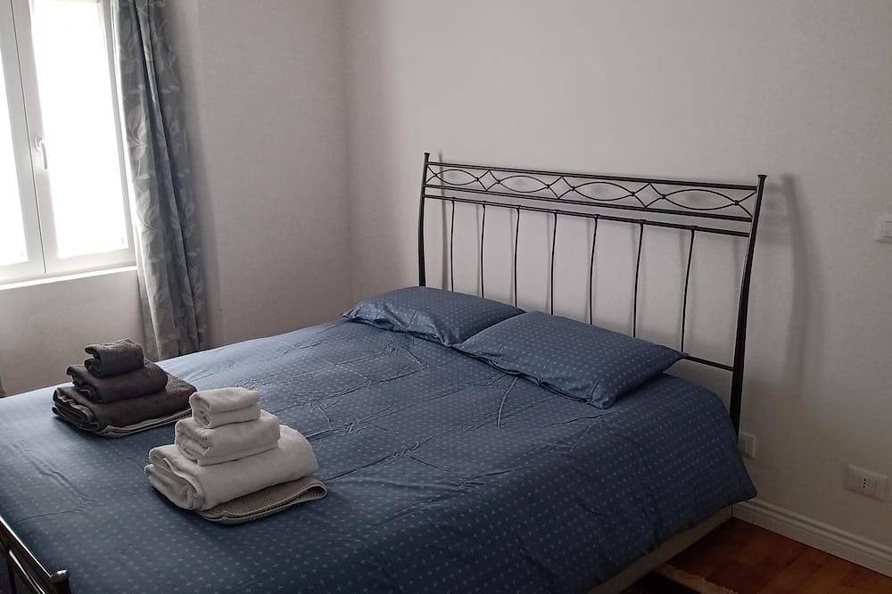 Entire apartment, 2-bedroom, 4-guest apartment in historic area of Trieste in 19th century style in Trieste, Carso