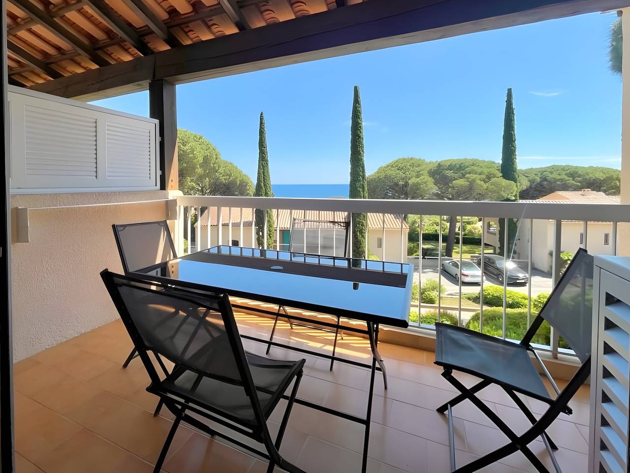 Appartement entier, Appartement « Le Panorama » avec vue mer, Wi-Fi et climatisation in La Nartelle, Sainte-Maxime