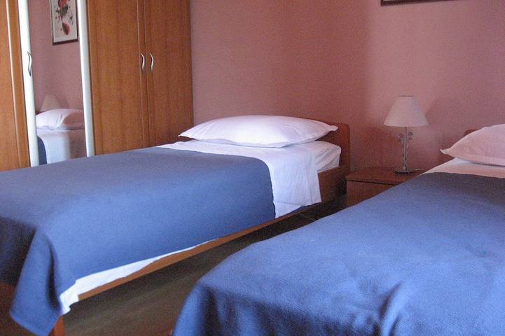 Geheel appartement, Summer discounts - Serene 2-bedroom with AC in the heart of Dubrovnik in Dubrovnik, Grad Dubrovnik