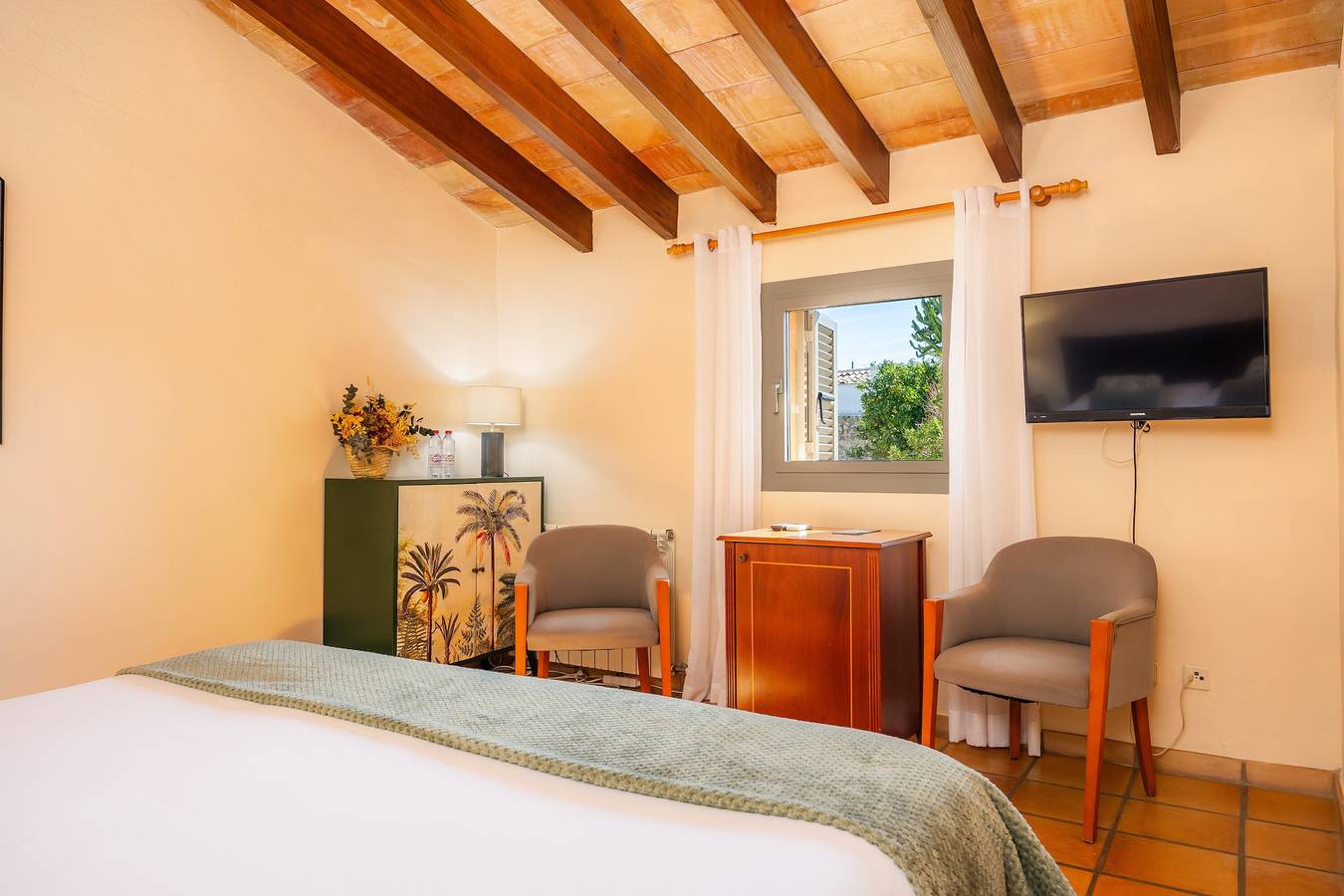 Dreibettzimmer mit Gemeinschaftspool, Wlan und Klimaanlage in Sineu, Mallorca Inselmitte