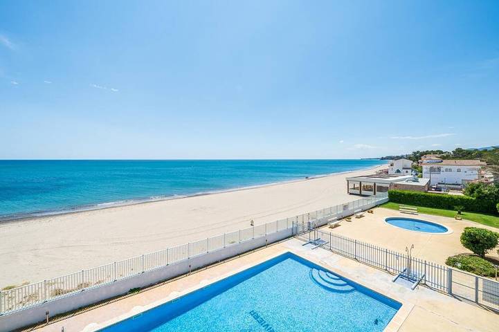 Ferienwohnung für 6 Personen, mit Balkon und Pool sowie Garten - 1