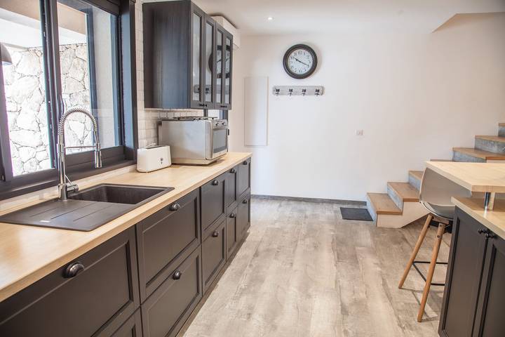 Gîte pour 4 personnes, avec balcon, adapté aux familles à San-Gavino-di-Carbini - 2