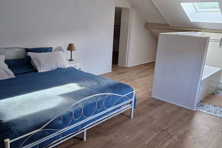 Location de vacances pour 8 personnes, avec jardin et balcon, animaux acceptés à Alboussière - 2
