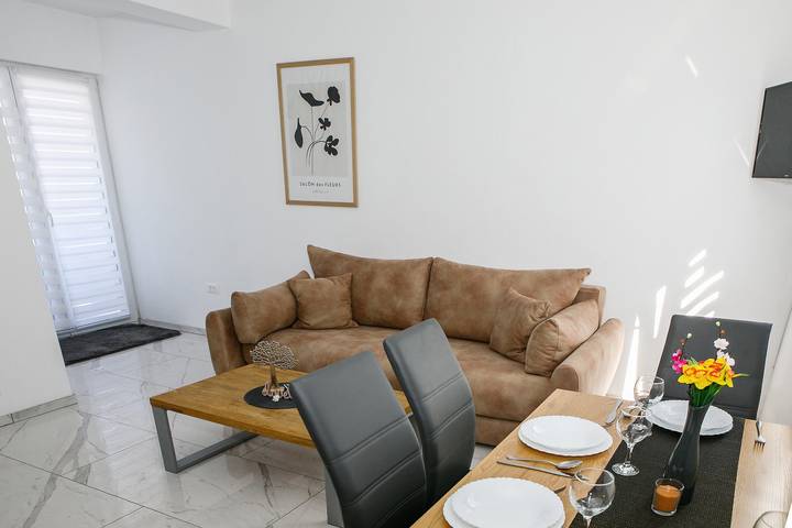 Ferienwohnung für 4 Personen, mit Pool und Balkon/Terrasse in Vrsi