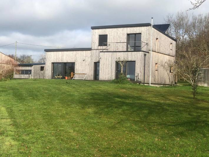 Location de vacances pour 8 personnes, avec jardin et vue sur le lac ainsi que piscine et vue à Surzur - 2