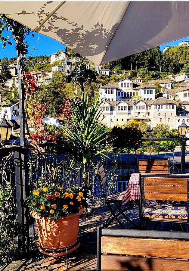 Maison d’hôte pour 2 personnes, avec terrasse et vue dans Gjirokastër - 3