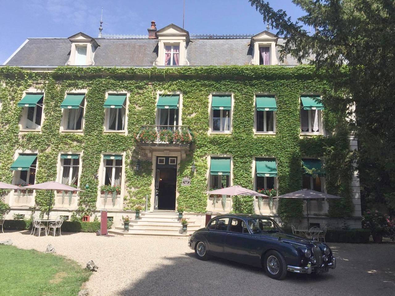 Château de Challanges in Beaune, Région de Beaune