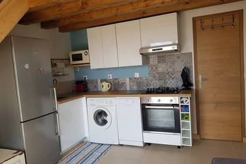 Gîte pour 2 personnes, avec terrasse et jardin à La Gaude