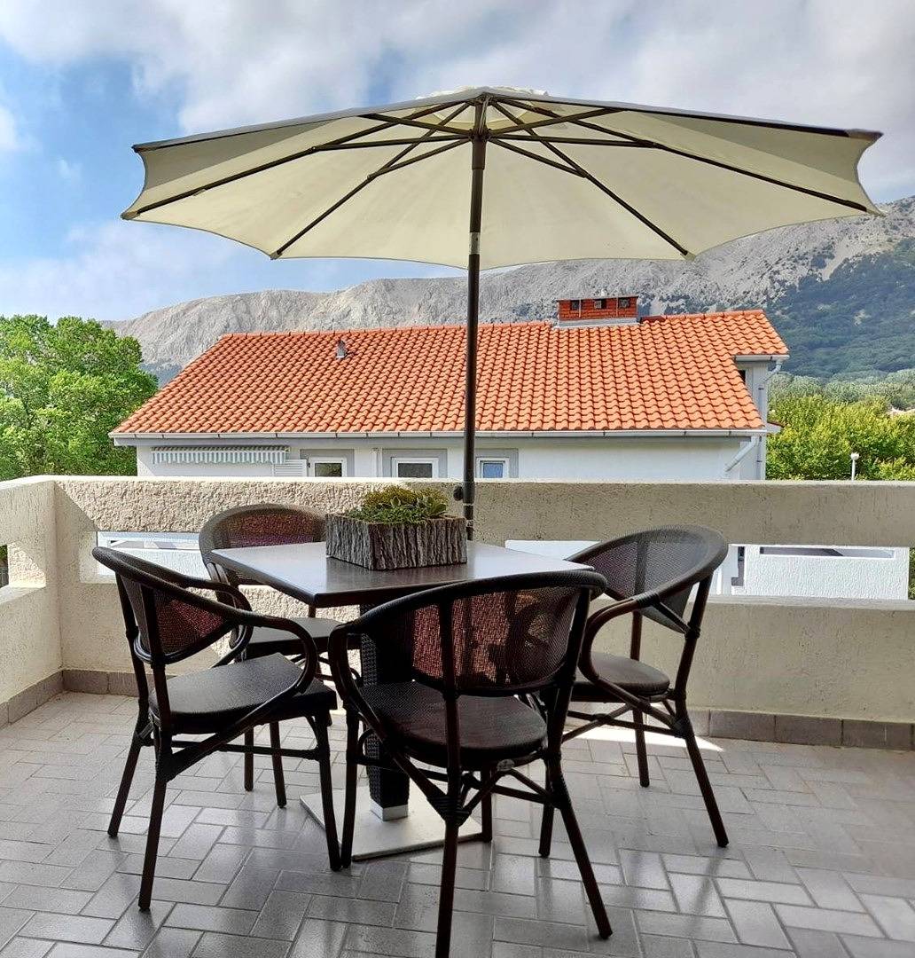 Ganze Wohnung, Moderne Wohnung in ruhiger Lage in Baska, Krk