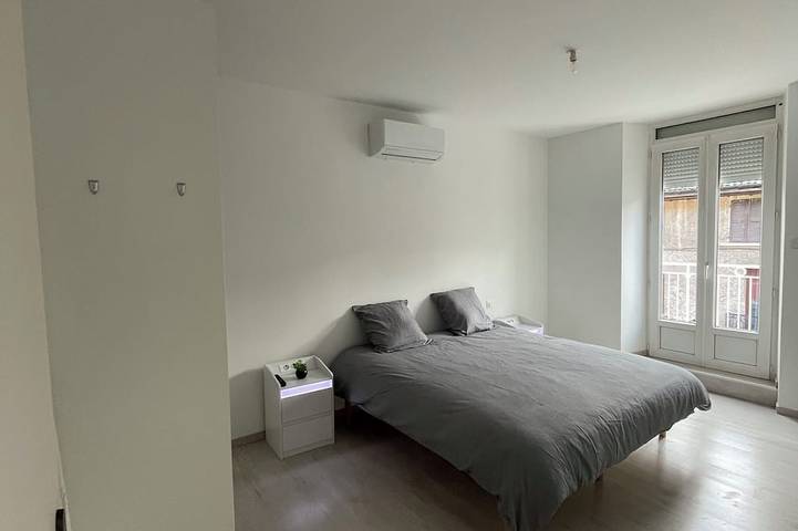 Gîte pour 4 personnes à Saint-Étienne-de-Saint-Geoirs - 3