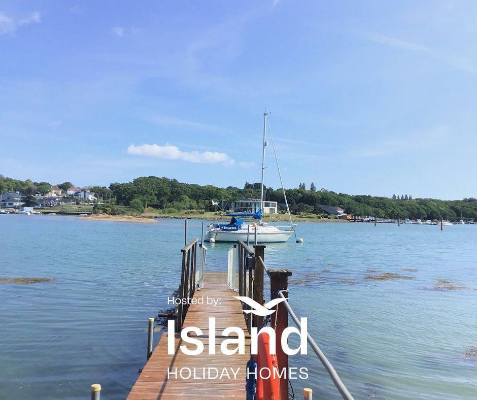 Vacation Rental for 4 Guests in Wootton Bridge, Isle of Wight