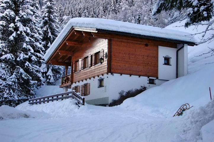Ferienhaus für 6 Personen, mit Balkon und Terrasse sowie Garten und Sauna