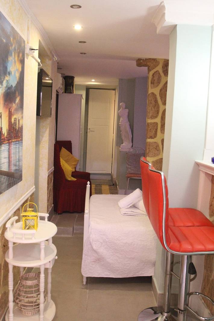 Gîte pour 2 personnes, avec terrasse dans Égine - 4