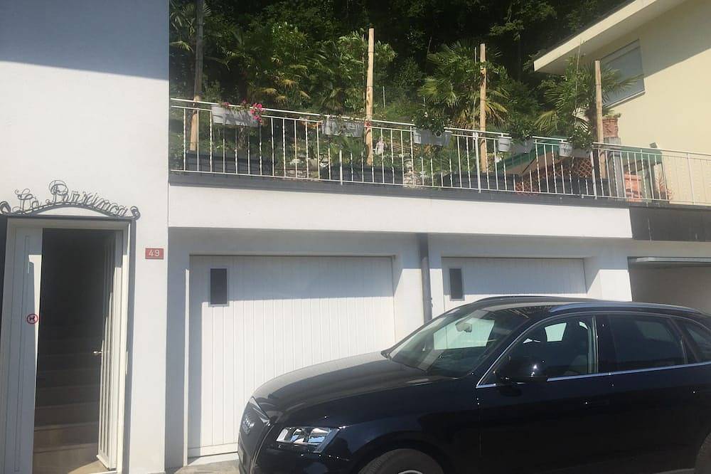 Ganze Wohnung, Fantastische hohe Wohnung in der Villa mit Seeblick in Caslano, Luganersee