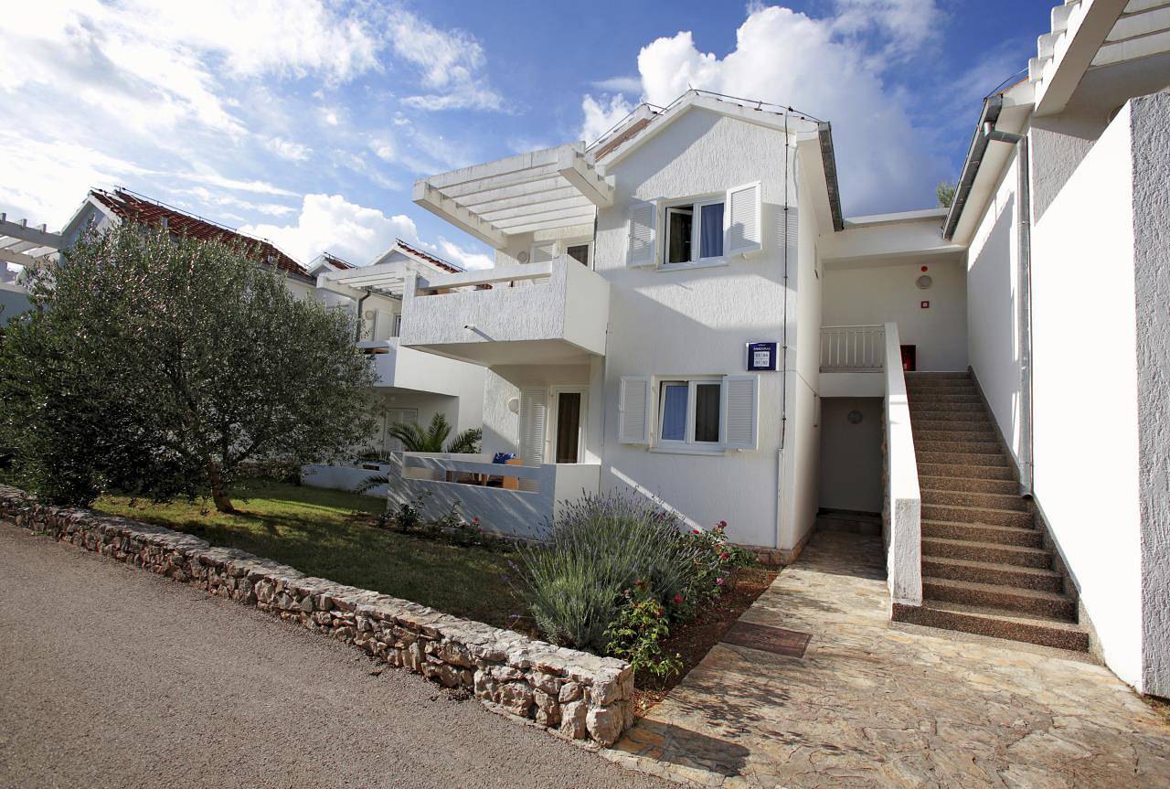 Entire apartment, Holiday apartment for 4 people with balcony in Sibenik, Šibenik-Knin
