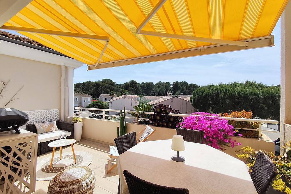 Entire apartment, Quiet one-bedroom apartment in the luxury La Coudoulière residence—Everything Within Walking Distance! Beaches 400 meters away in La Coudoulière, Six-Fours-les-Plages