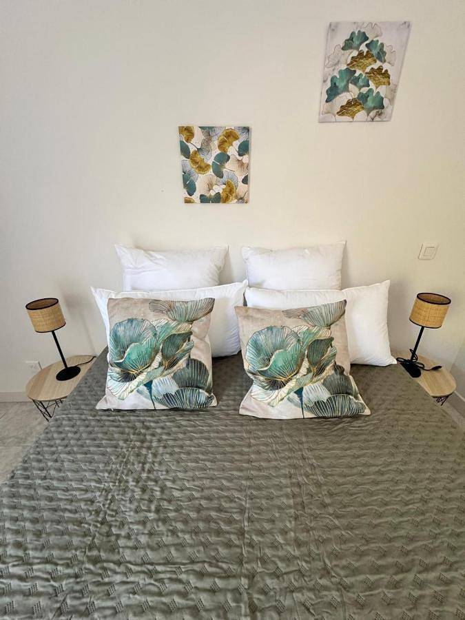 Parc de vacances pour 2 personnes, avec piscine et jardin en Corse - 3