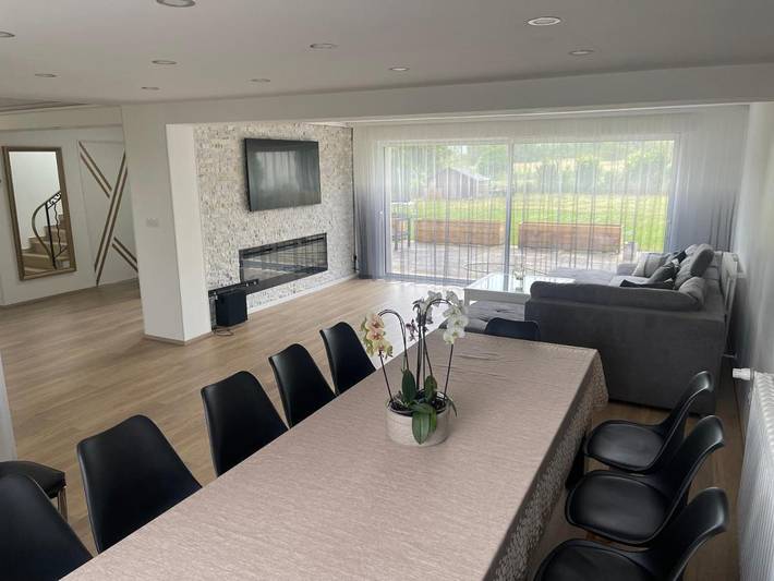 Location de vacances pour 14 personnes, avec terrasse ainsi que vue et jardin à Hauteville-Lompnes - 4